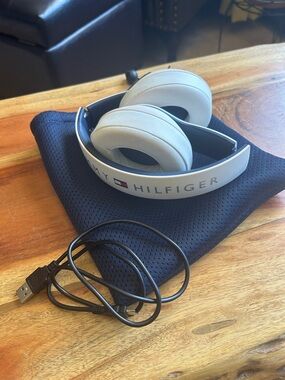 Tommy Hilfiger headphone with Bluetooth. Used! But perfect condition.